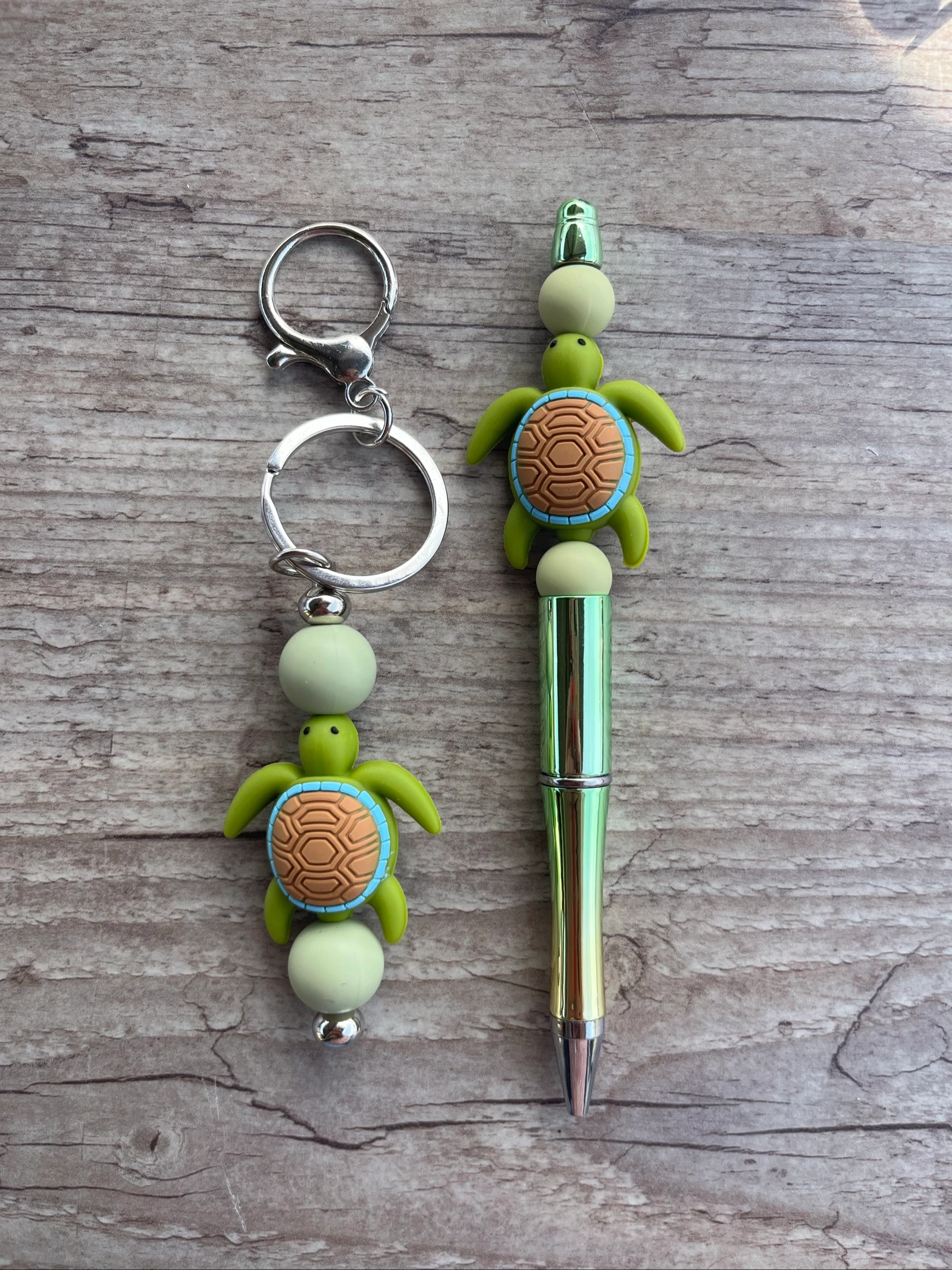Stylo et porte clé 